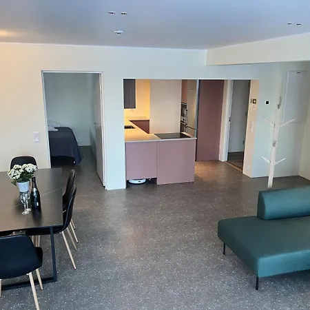 B1 Lakeside 74m2 Hotel